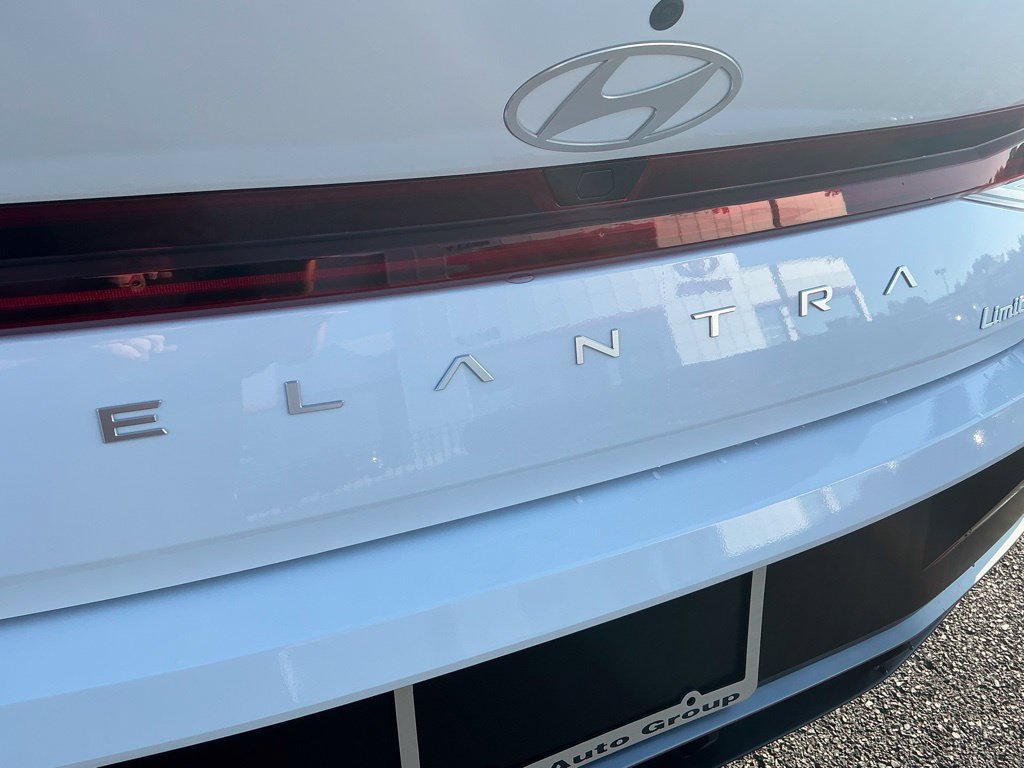 Certified 2026 Hyundai Elantra Limited FWD image 10