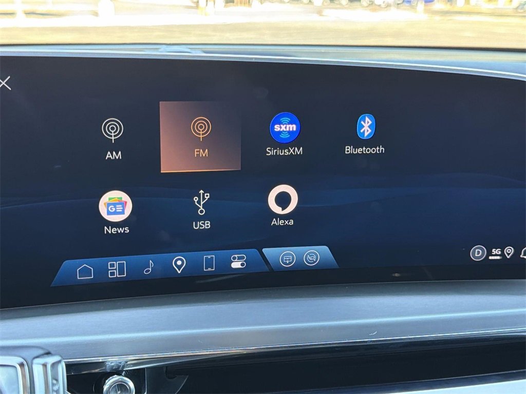 Used 2025 Cadillac Lyriq Luxury image 15