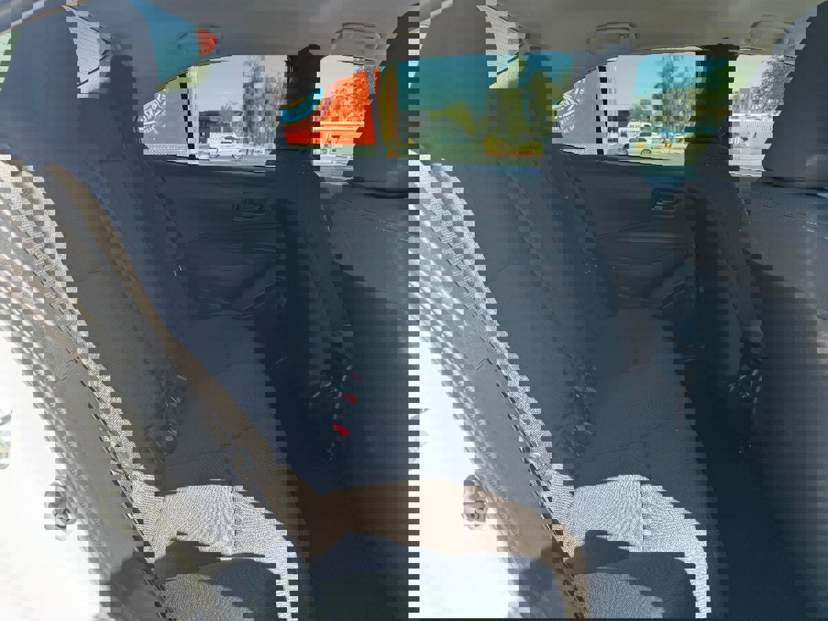 Used 2025 Toyota Corolla LE image 11