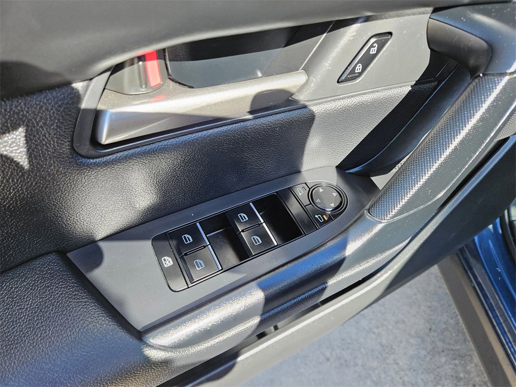 Used 2025 MAZDA CX-50 AWD 2.5 Hybrid w/ Premium Pkg image 15