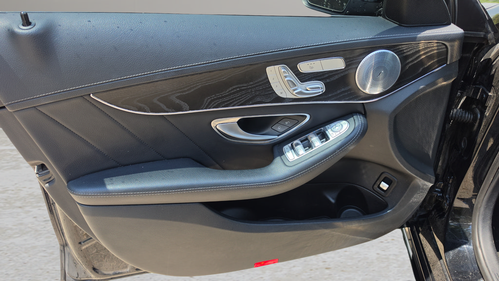 Used 2015 Mercedes-Benz C 300 4MATIC Sedan image 19