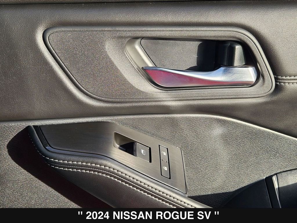 Used 2024 Nissan Rogue SV w/ SV Premium Package image 35