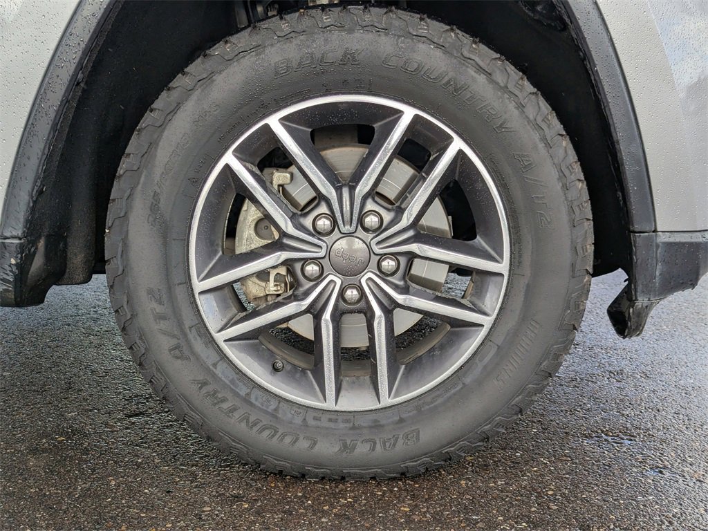 Used 2020 Jeep Grand Cherokee Limited w/ Luxury Group II image 48