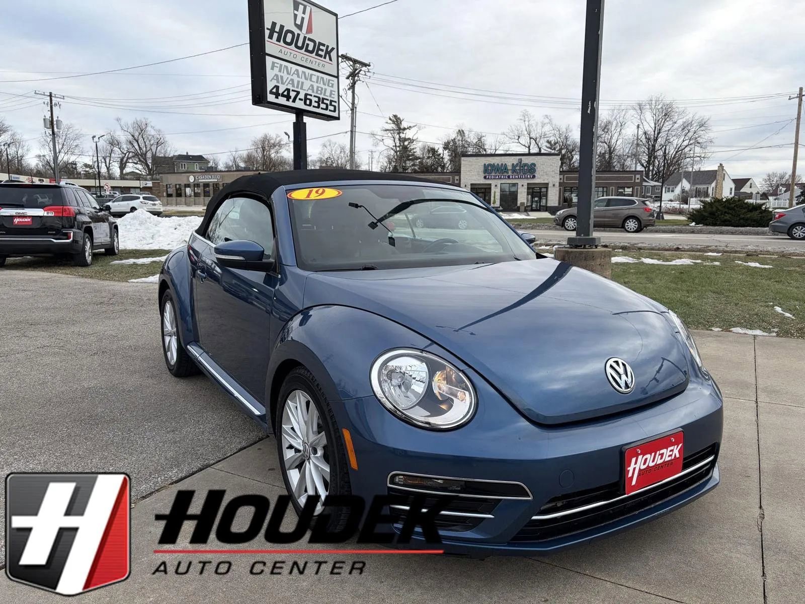 Used 2019 Volkswagen Beetle 2.0T SE image 1