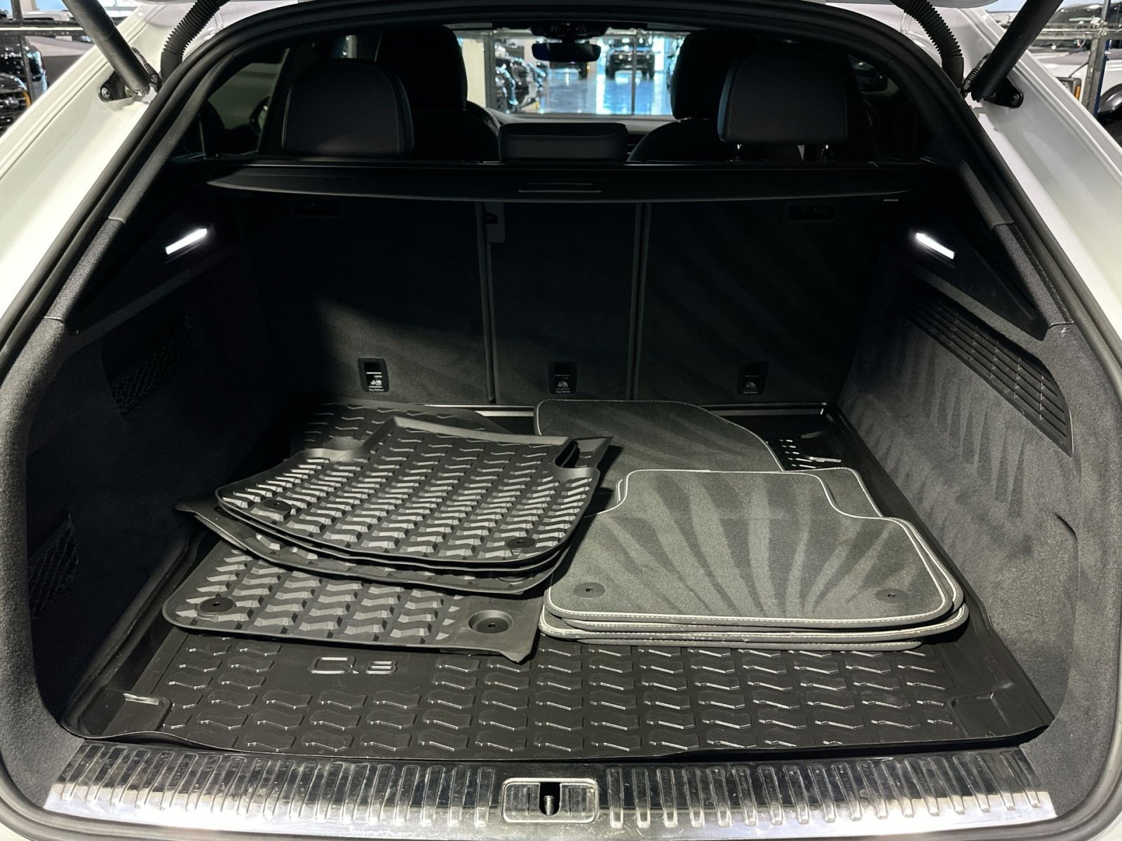 Used 2019 Audi Q8 Premium Plus image 36