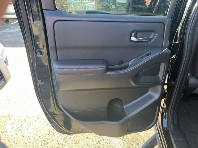 Used 2025 Nissan Frontier PRO-4X image 14