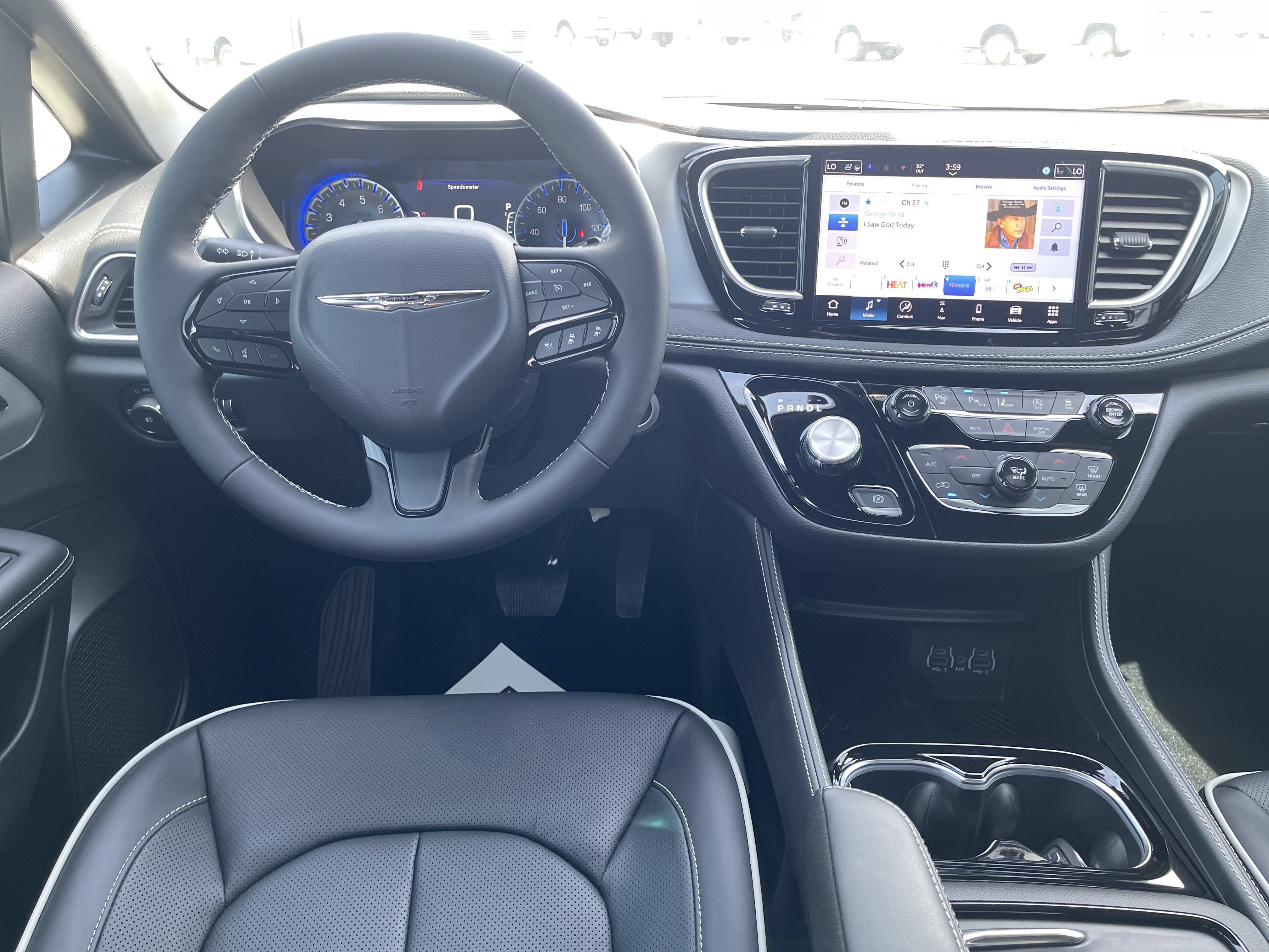 New 2025 Chrysler Pacifica Limited FWD image 15