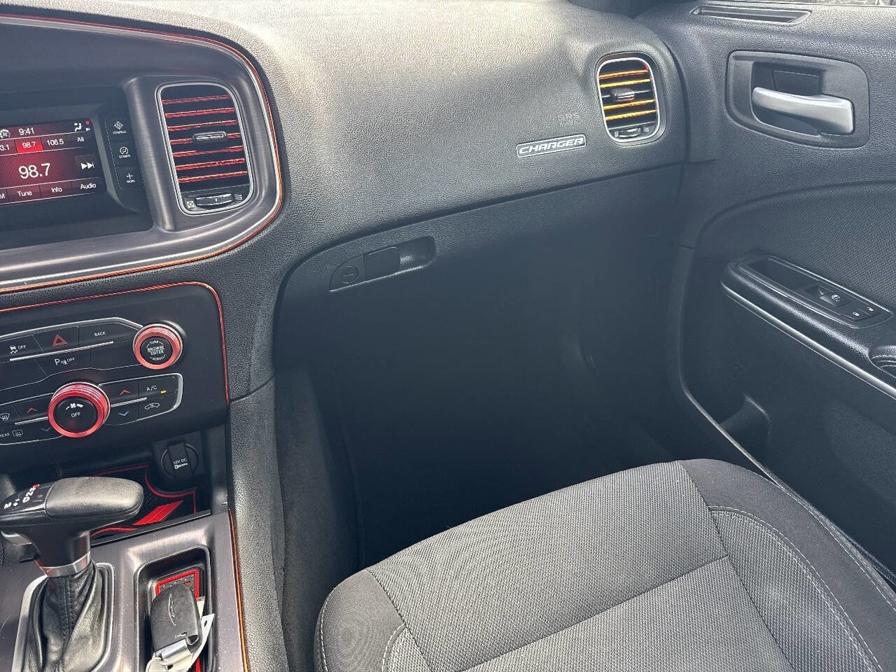 Used 2015 Dodge Charger SE w/ Popular Equipment Group image 19
