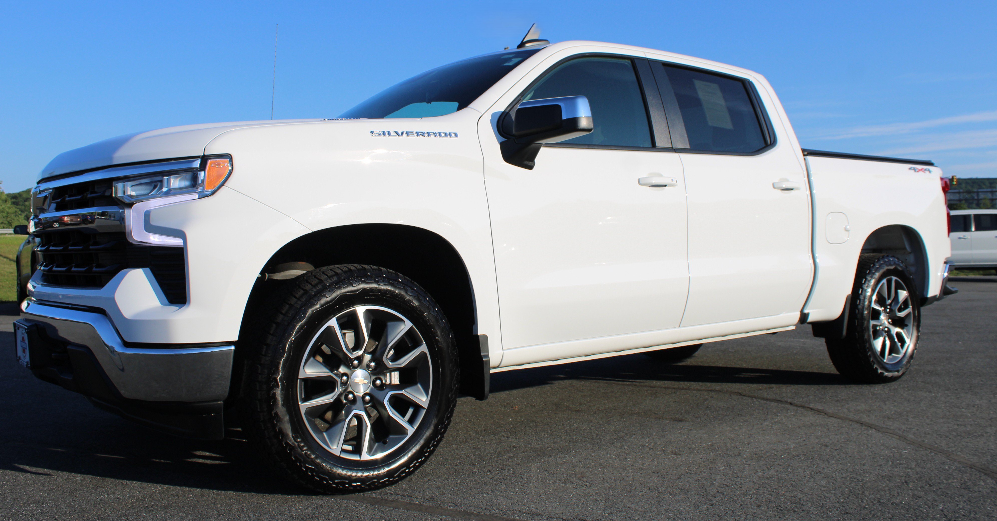 Used 2024 Chevrolet Silverado 1500 LT AWD/4WD image 13