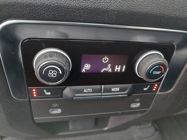 Used 2024 Chevrolet Suburban High Country image 13