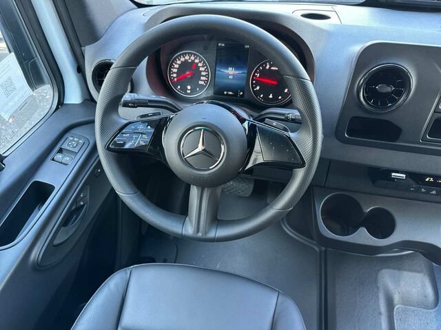 New 2025 Mercedes-Benz Sprinter 2500 image 13