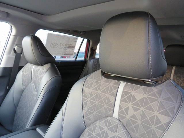 New 2025 Toyota Highlander XLE image 16