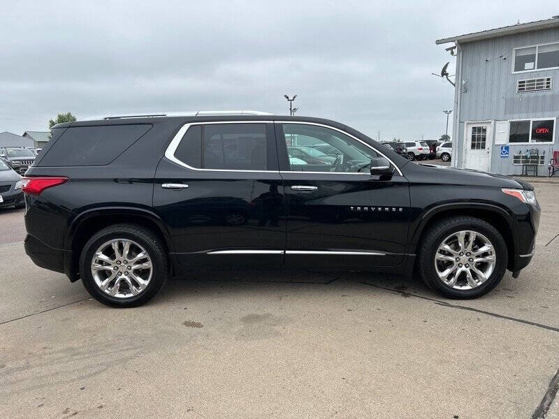 Used 2019 Chevrolet Traverse High Country w/ LPO, Floor Liner Package image 9