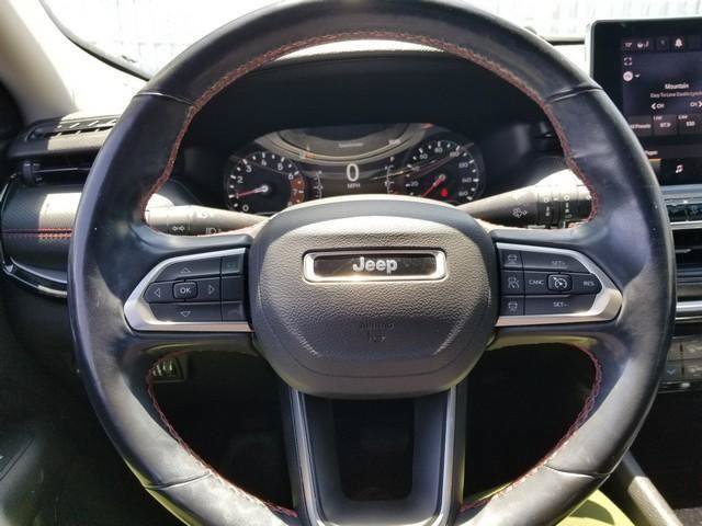 Used 2022 Jeep Compass Trailhawk w/ Trailhawk Convenience Group AWD/4WD image 23