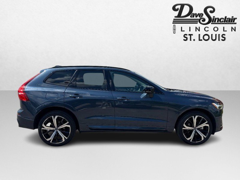 Used 2024 Volvo XC60 B5 Ultimate w/ Protection Package Premier AWD/4WD image 2