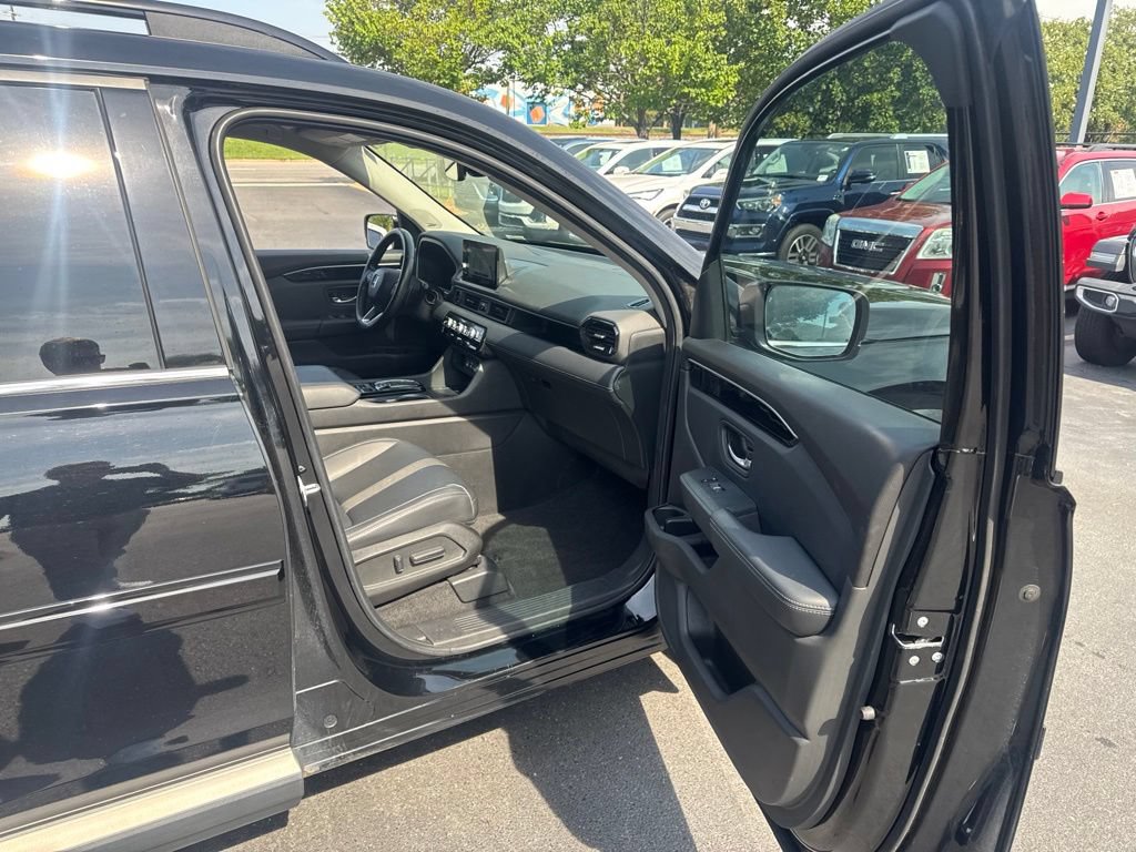 Used 2023 Honda Pilot Touring image 18