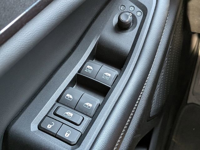 Used 2023 Jeep Grand Cherokee L Laredo image 25