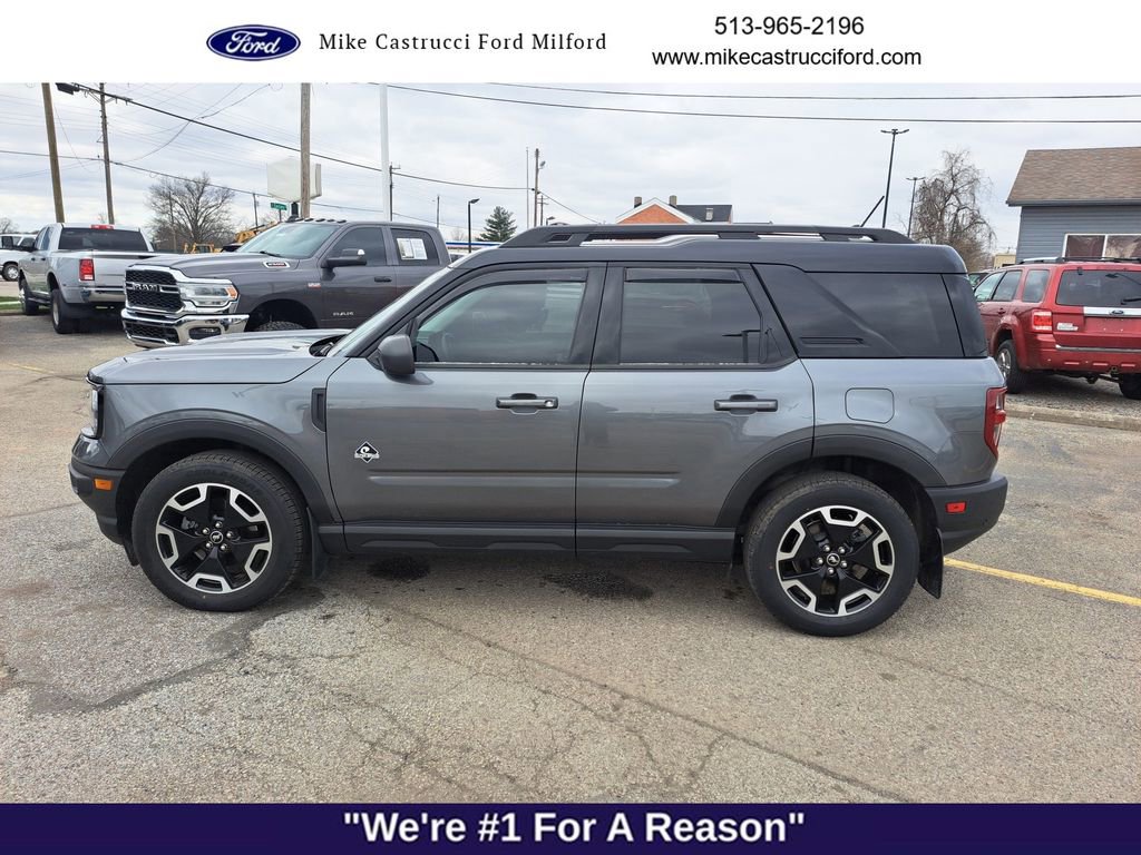 Used 2022 Ford Bronco Sport Outer Banks w/ Tech Package image 2