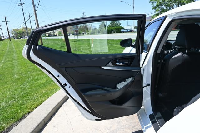 Used 2023 Nissan Maxima SL FWD image 23
