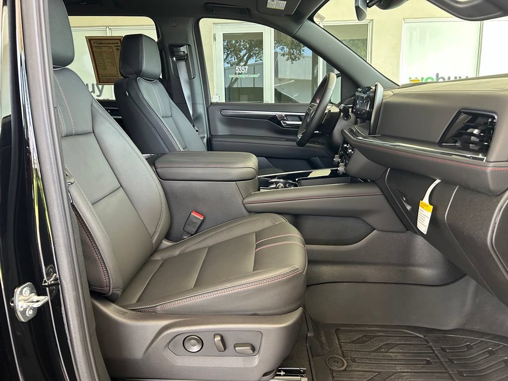 Used 2026 Chevrolet Suburban RST w/ Comfort Package RWD image 27