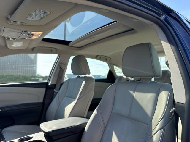 Used 2018 Toyota Avalon Limited FWD image 2