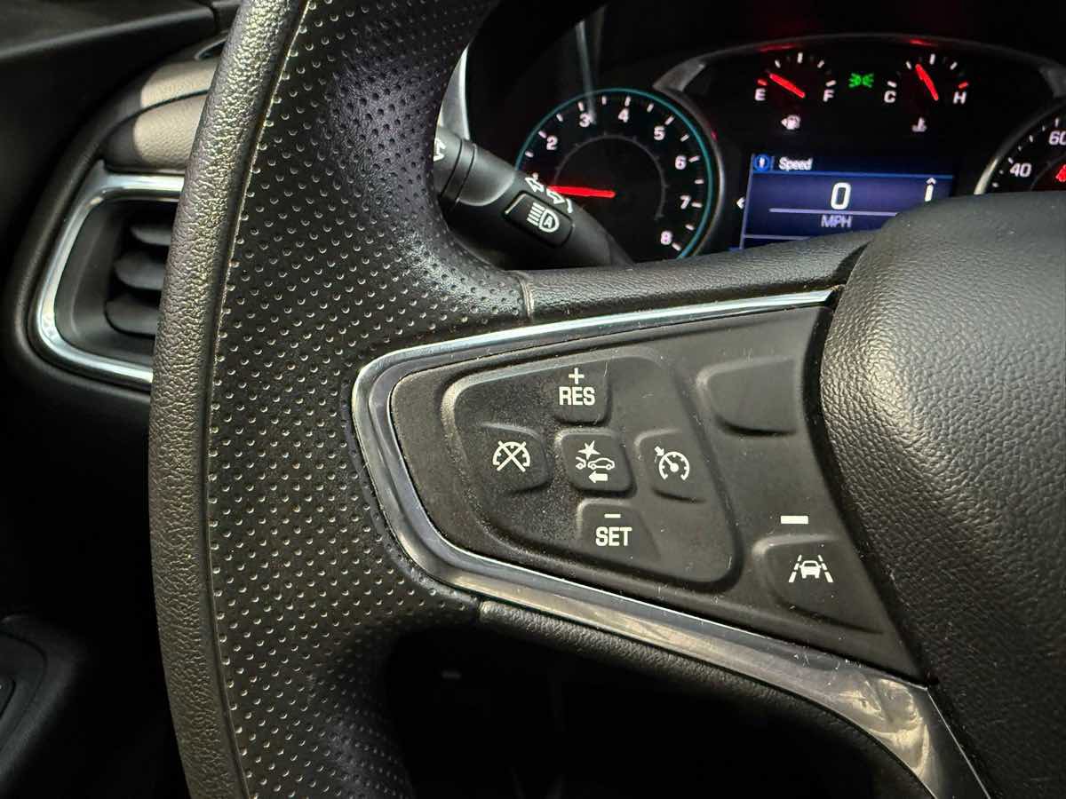 Used 2021 Chevrolet Equinox LT image 11