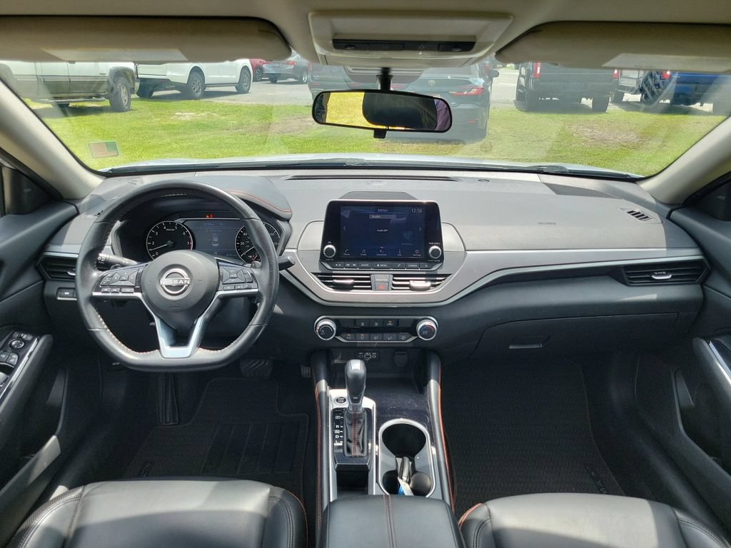 Used 2024 Nissan Altima 2.5 SR FWD image 11