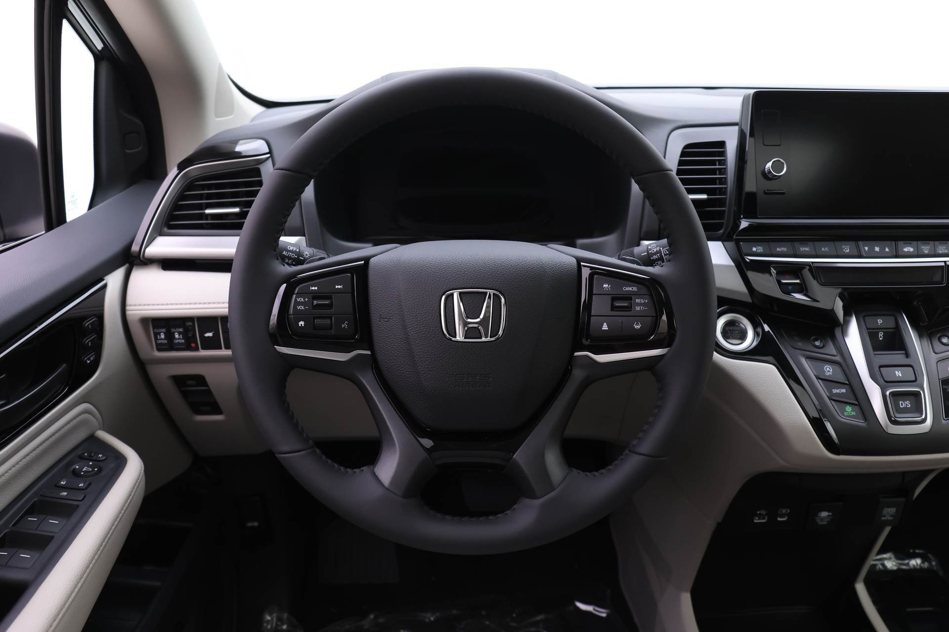 New 2026 Honda Odyssey Touring image 13