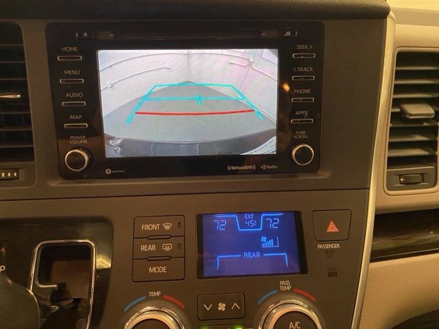Used 2018 Toyota Sienna XLE w/ XLE Navigation Package image 11