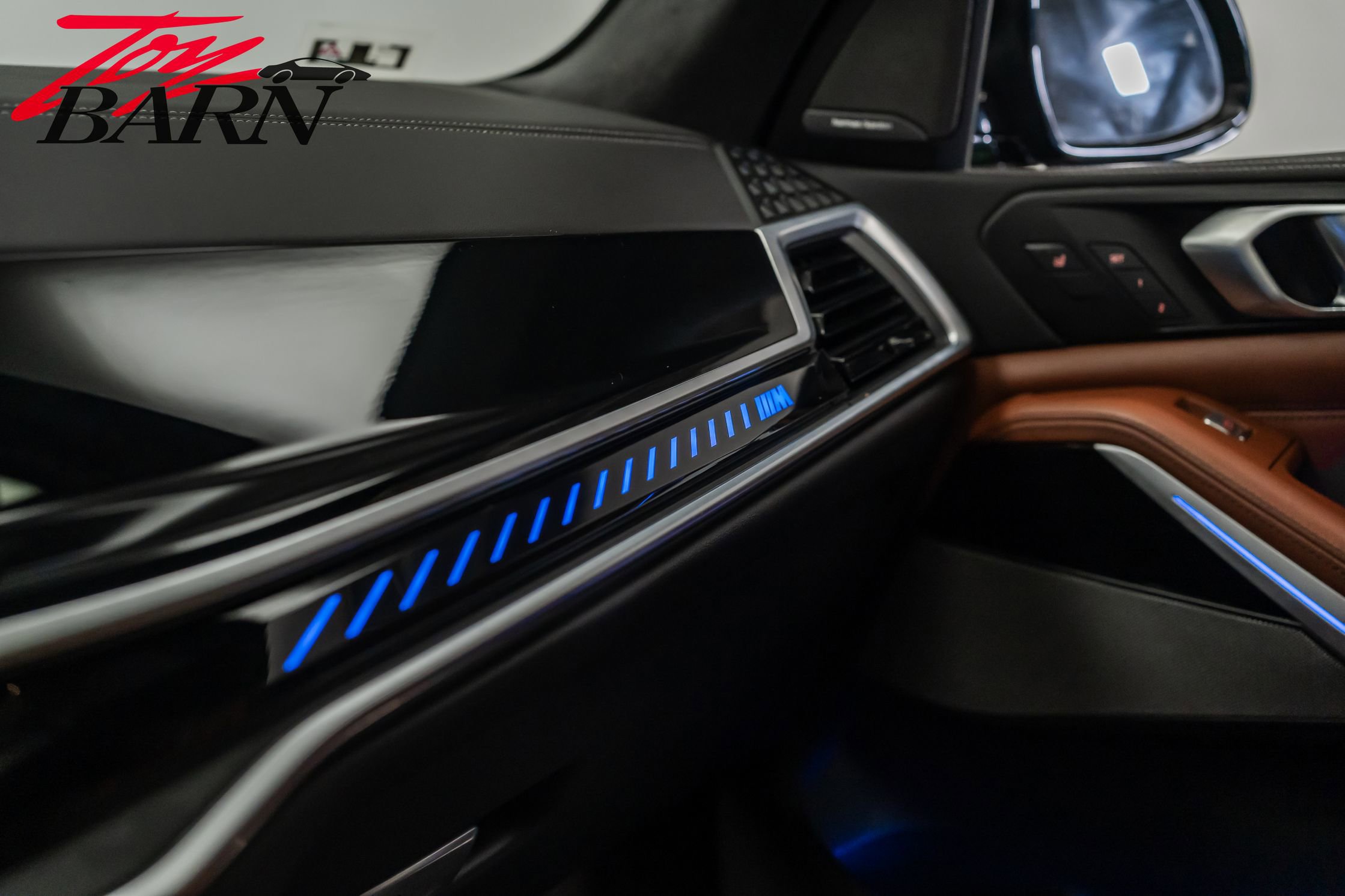 Used 2023 BMW X7 M60i w/ Executive Package image 42