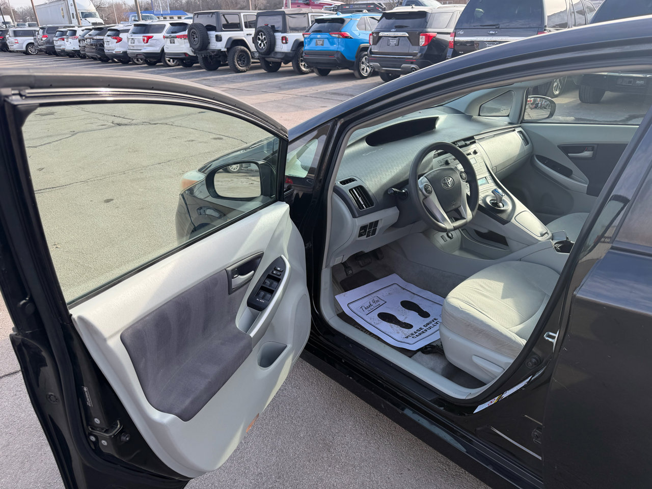 Used 2010 Toyota Prius Three image 9