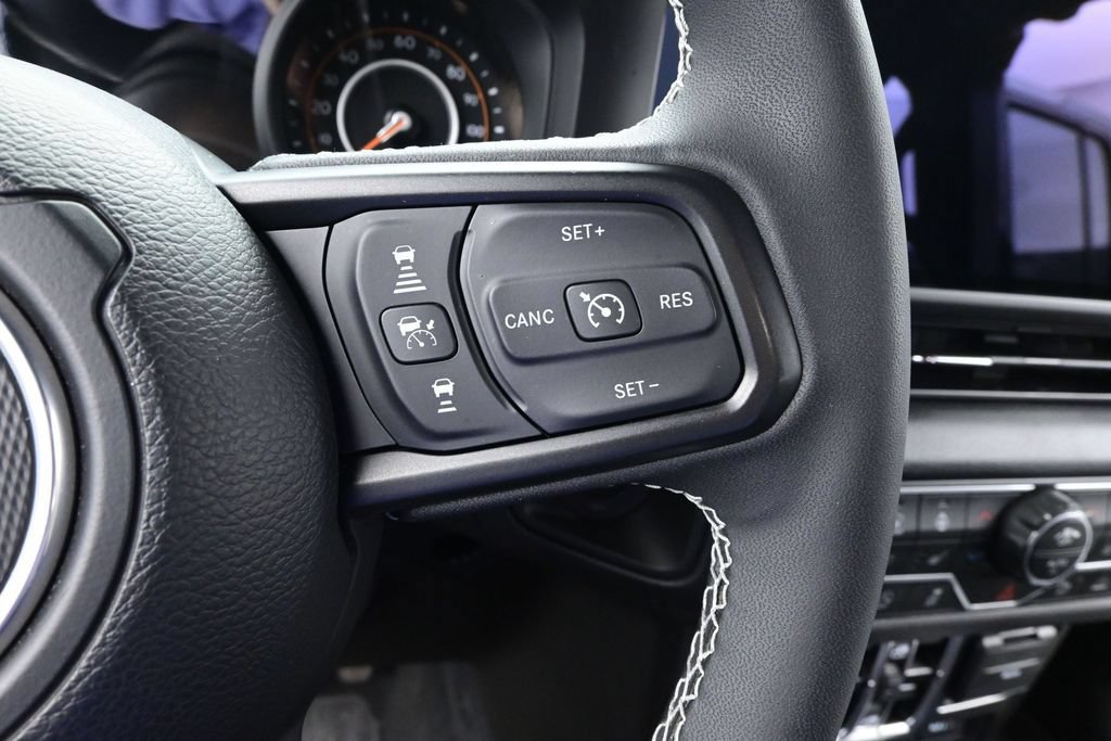Used 2025 Jeep Wrangler Unlimited Sport AWD/4WD image 31
