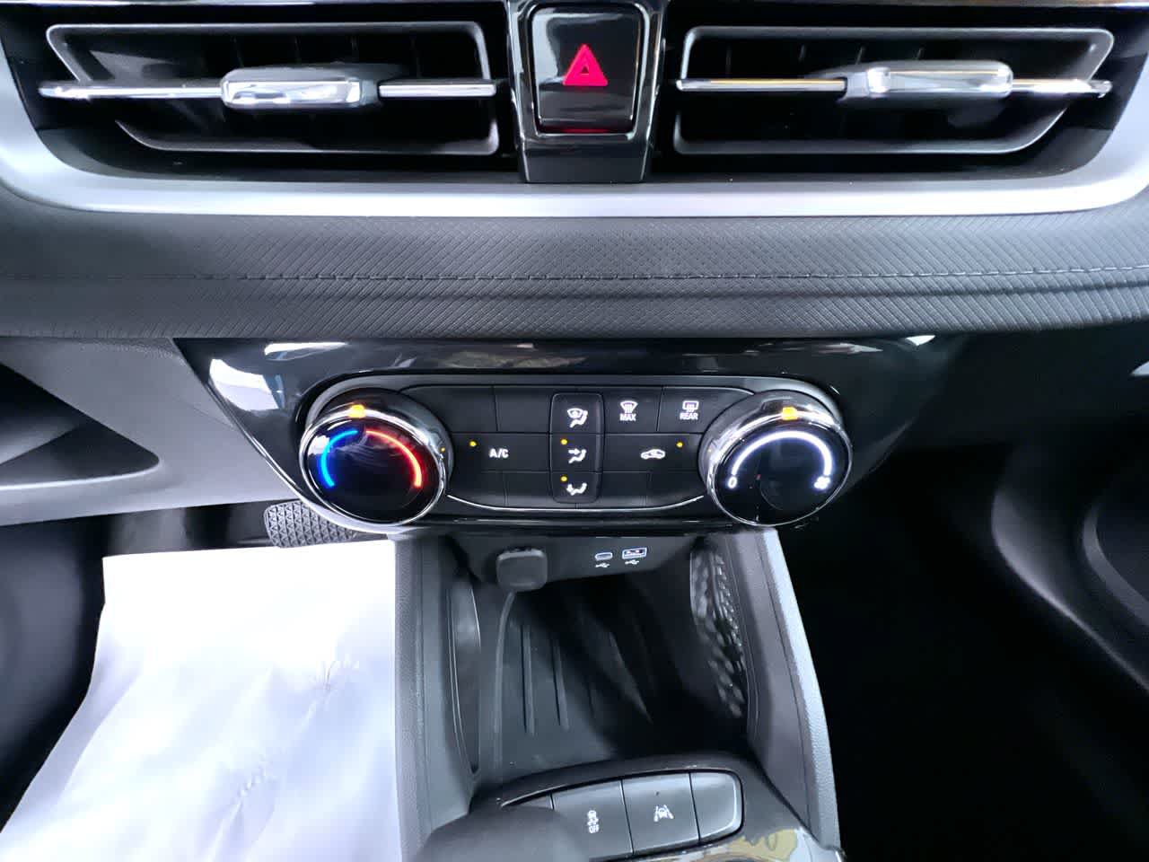 Used 2025 Chevrolet TrailBlazer LT FWD image 27