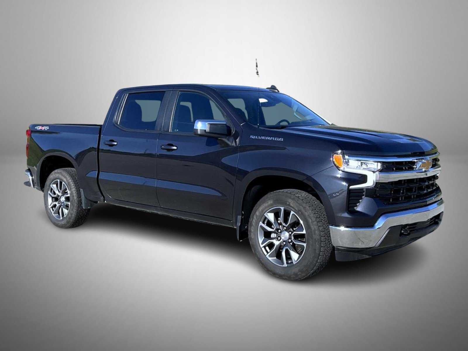 Used 2024 Chevrolet Silverado 1500 LT AWD/4WD image 3