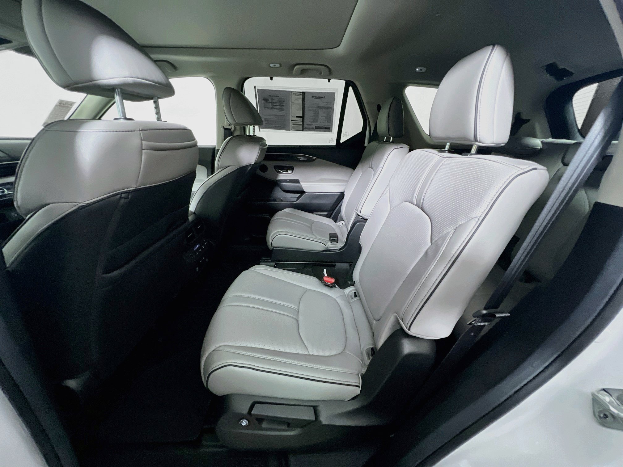 Used 2025 Honda Pilot Elite image 28