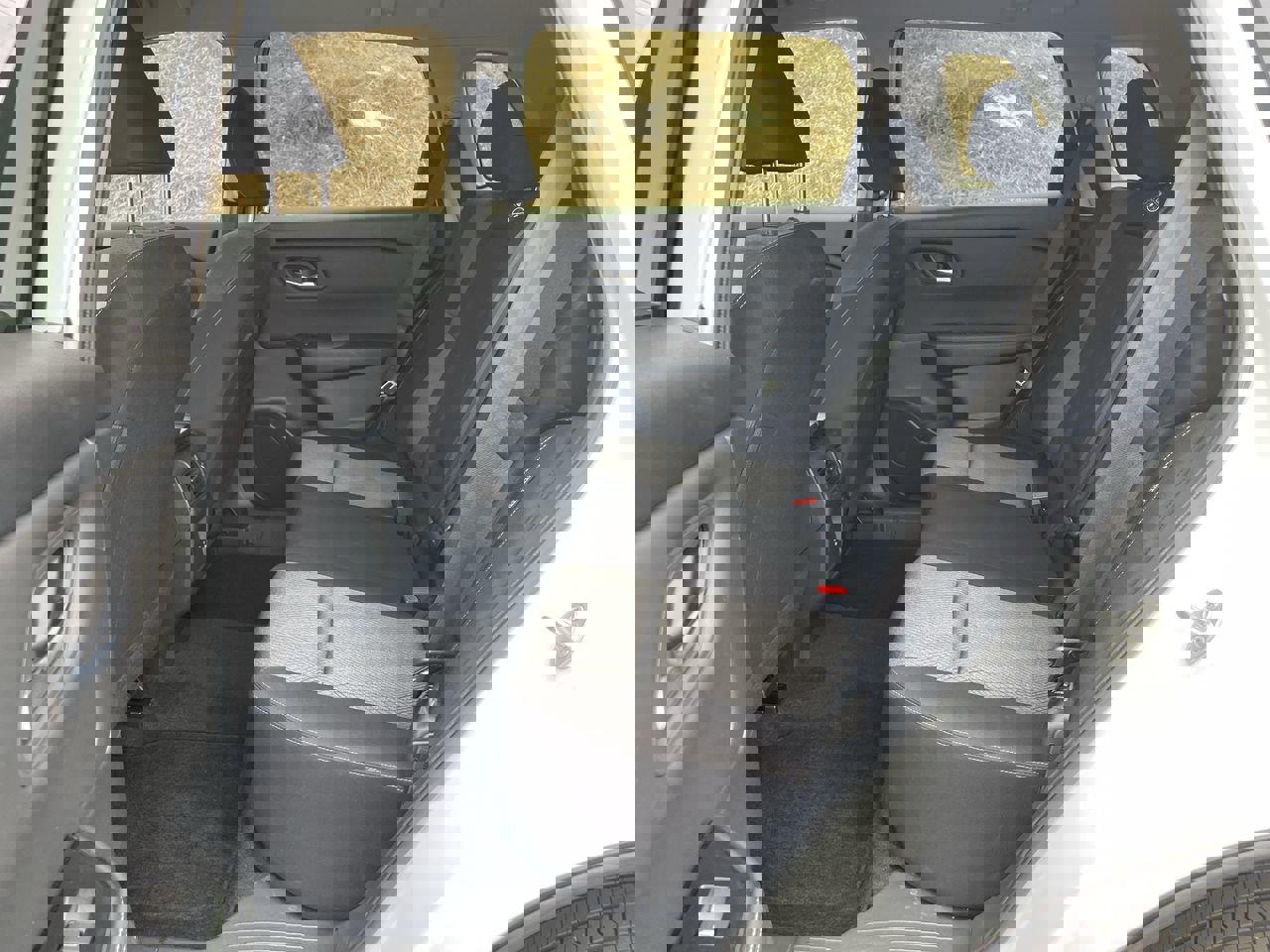 Used 2024 Nissan Rogue SV image 12