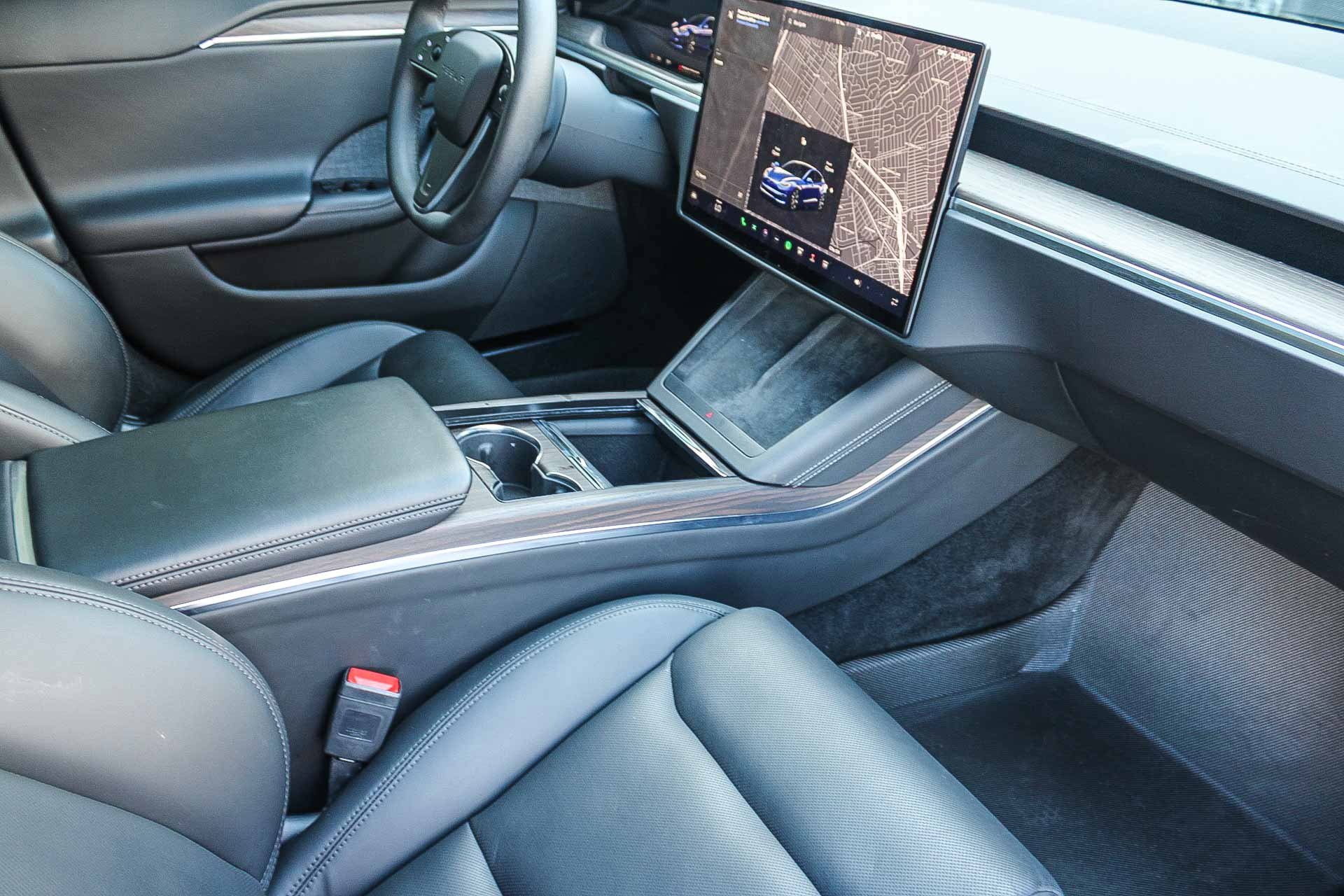 Used 2023 Tesla Model S Standard Range image 17