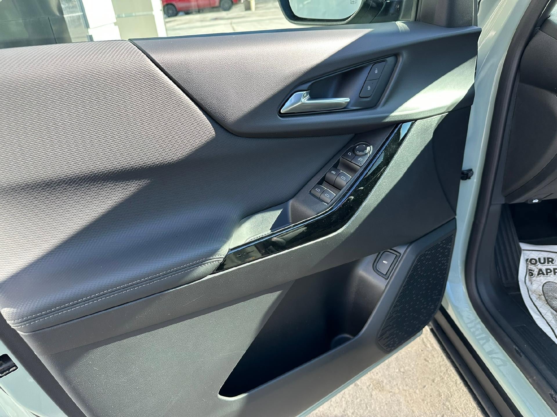 Certified 2025 Chevrolet Equinox LT w/ Convenience Package II image 10