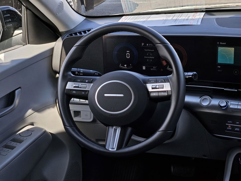 Used 2025 Hyundai Kona SEL image 12