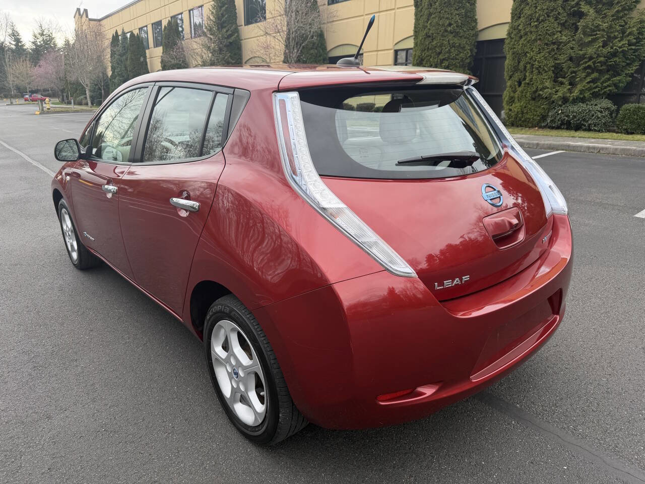 Used 2012 Nissan Leaf SL image 8