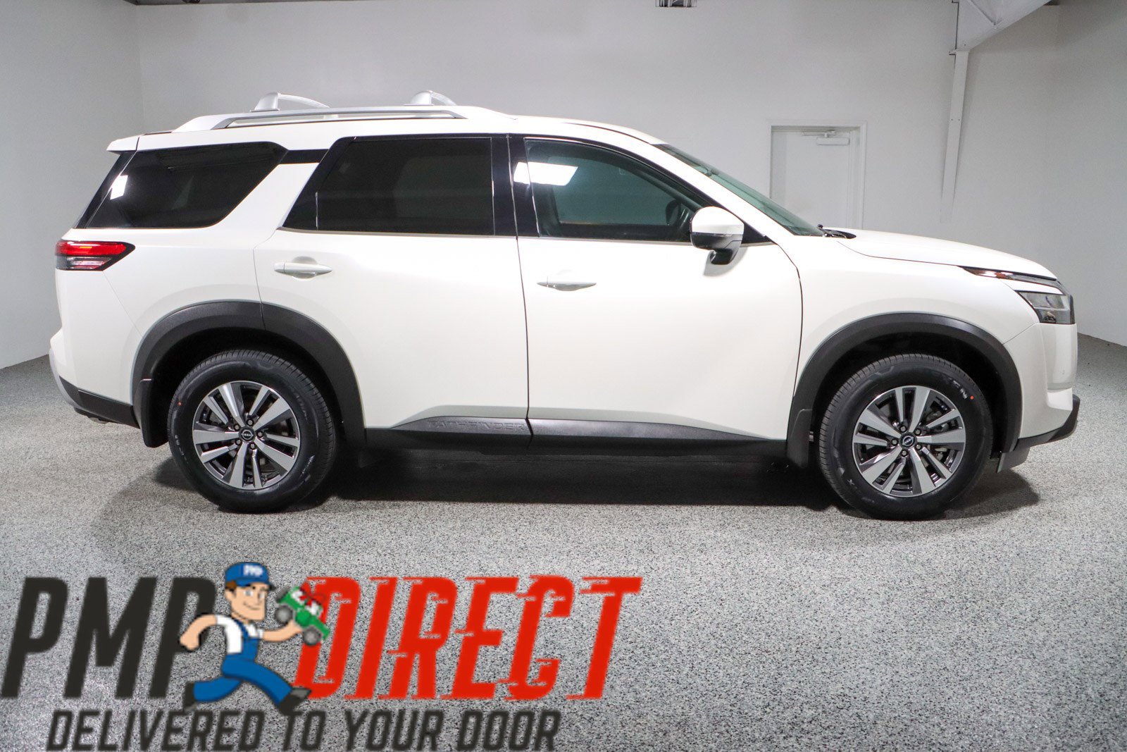 Used 2023 Nissan Pathfinder SL w/ Lighting Package (N92) FWD image 6