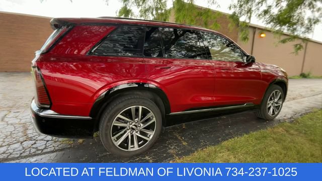 Used 2026 Cadillac Vistiq Sport w/ LPO, Floor Liner Package AWD/4WD image 8