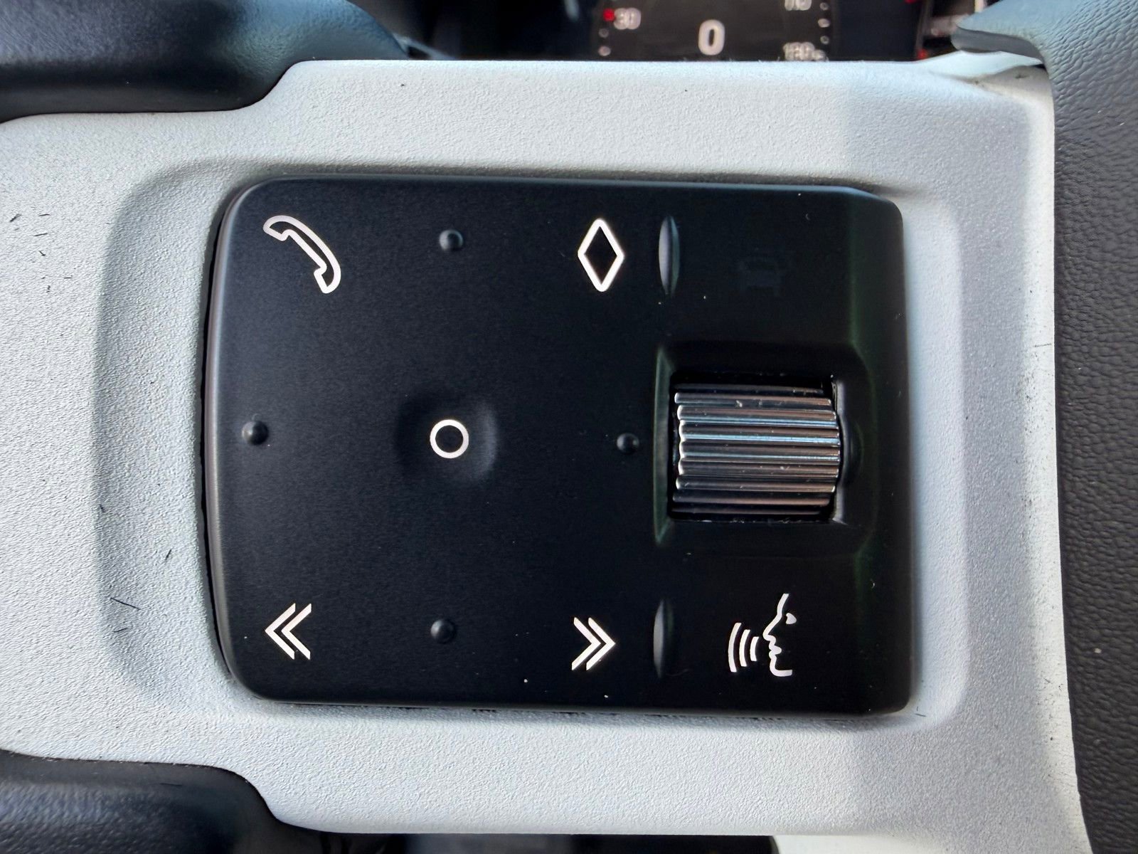 Used 2023 Land Rover Defender 130 S image 11