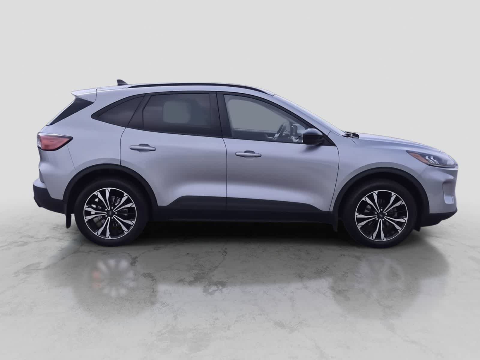 Used 2022 Ford Escape SEL w/ SEL Stealth AWD Package image 9