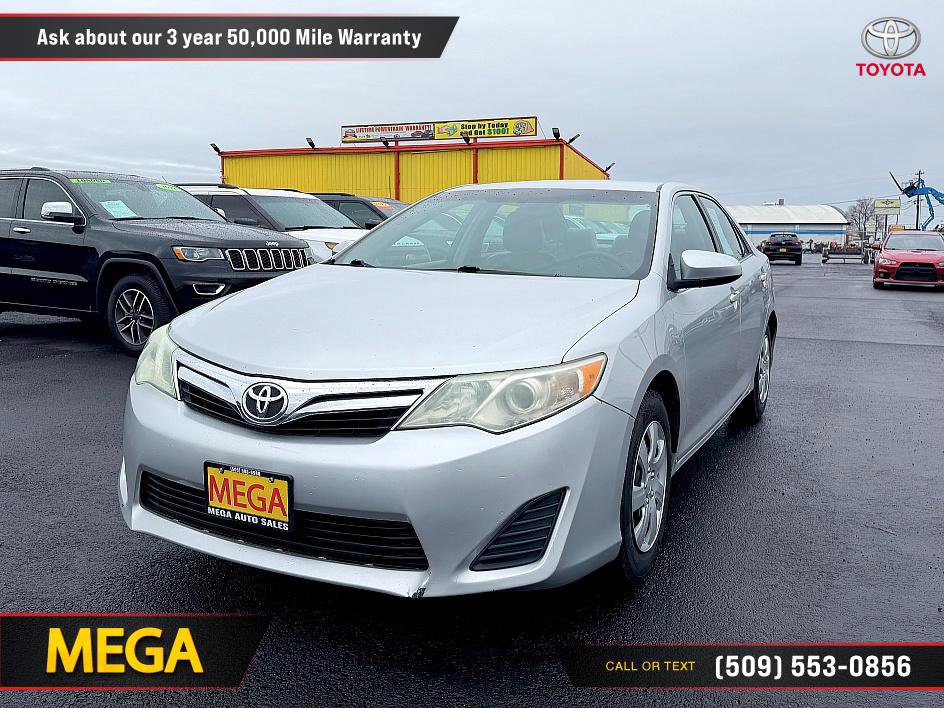 Used 2013 Toyota Camry LE image 3