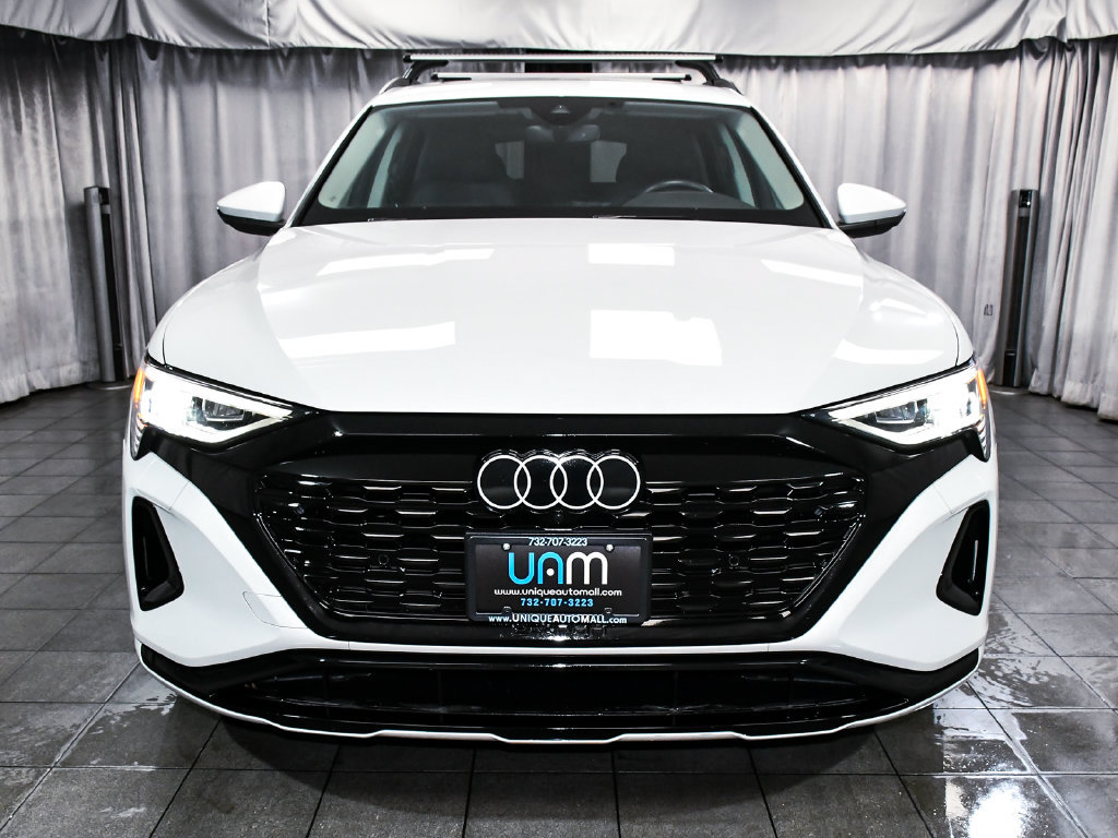 Used 2024 Audi Q8 e-tron Premium AWD/4WD image 2
