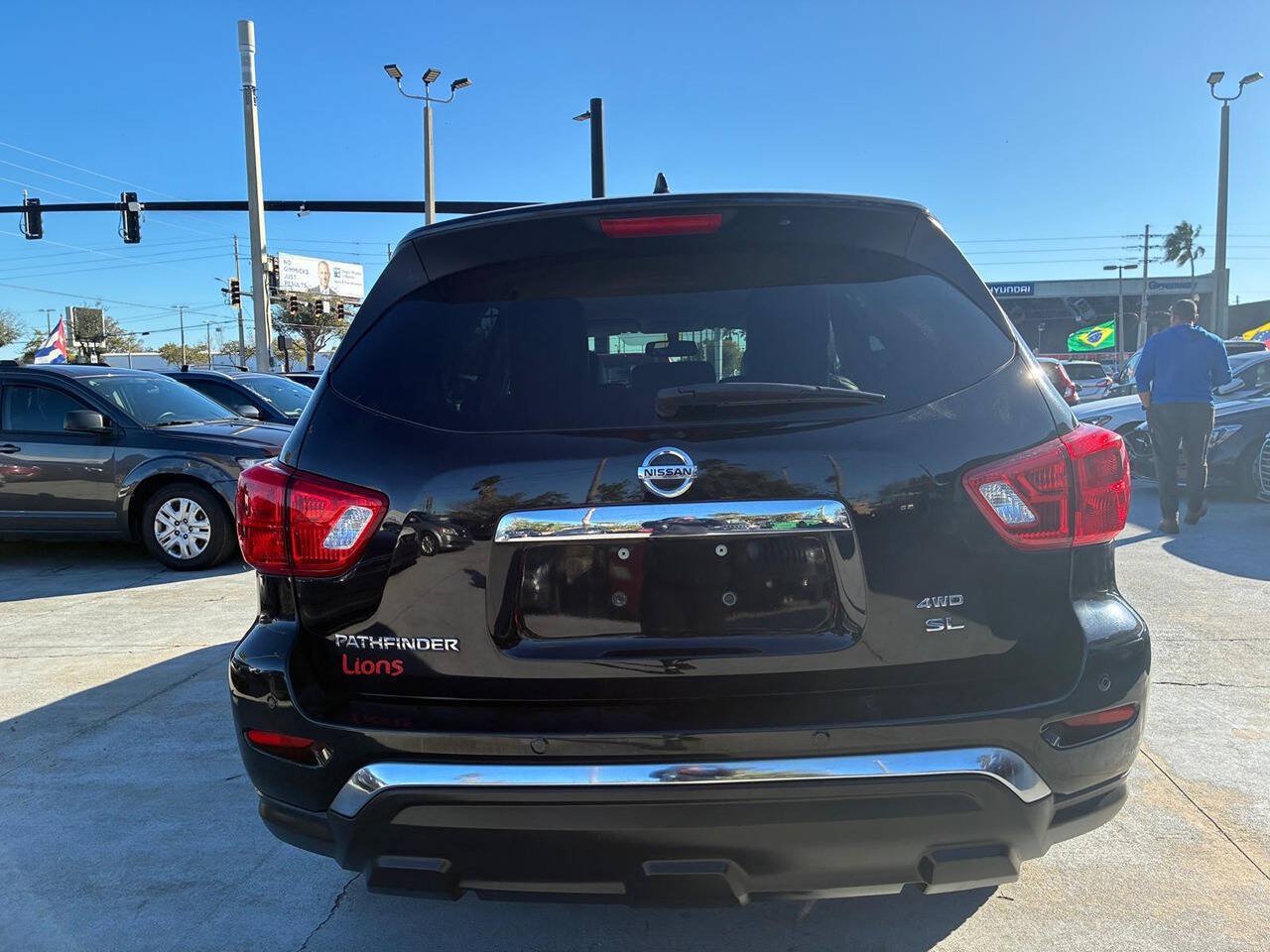 Used 2019 Nissan Pathfinder SL AWD/4WD image 14