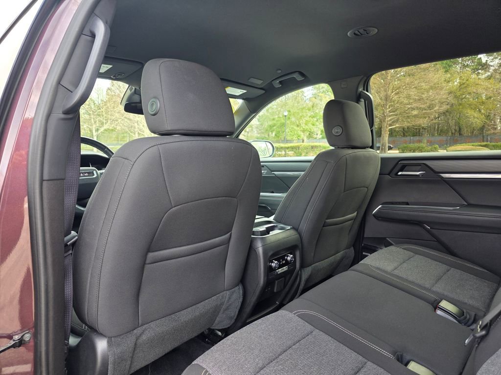 Used 2025 GMC Acadia Elevation image 29