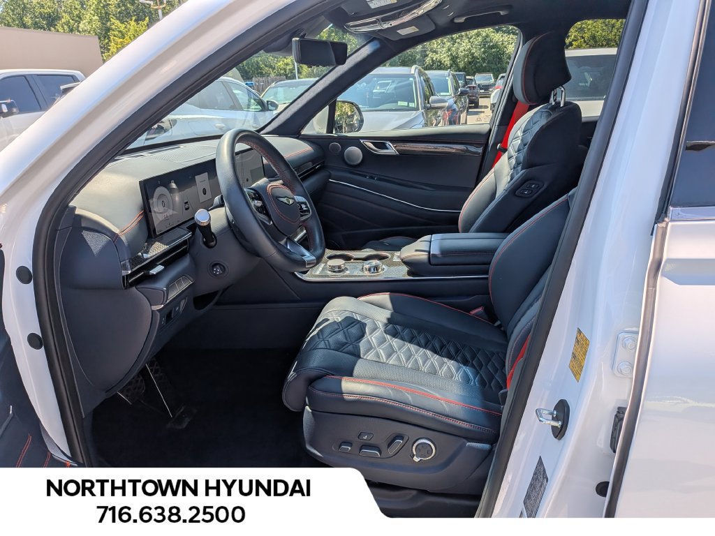 Used 2025 Genesis GV80 3.5T e-SC AWD/4WD image 7