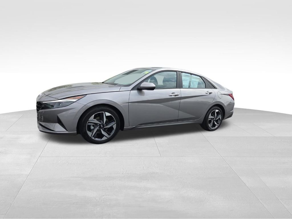 Used 2023 Hyundai Elantra SEL w/ Convenience Package image 1